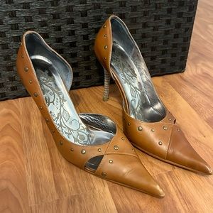 N.Y.L.A. Tan pointed toe heels. Size 6.5